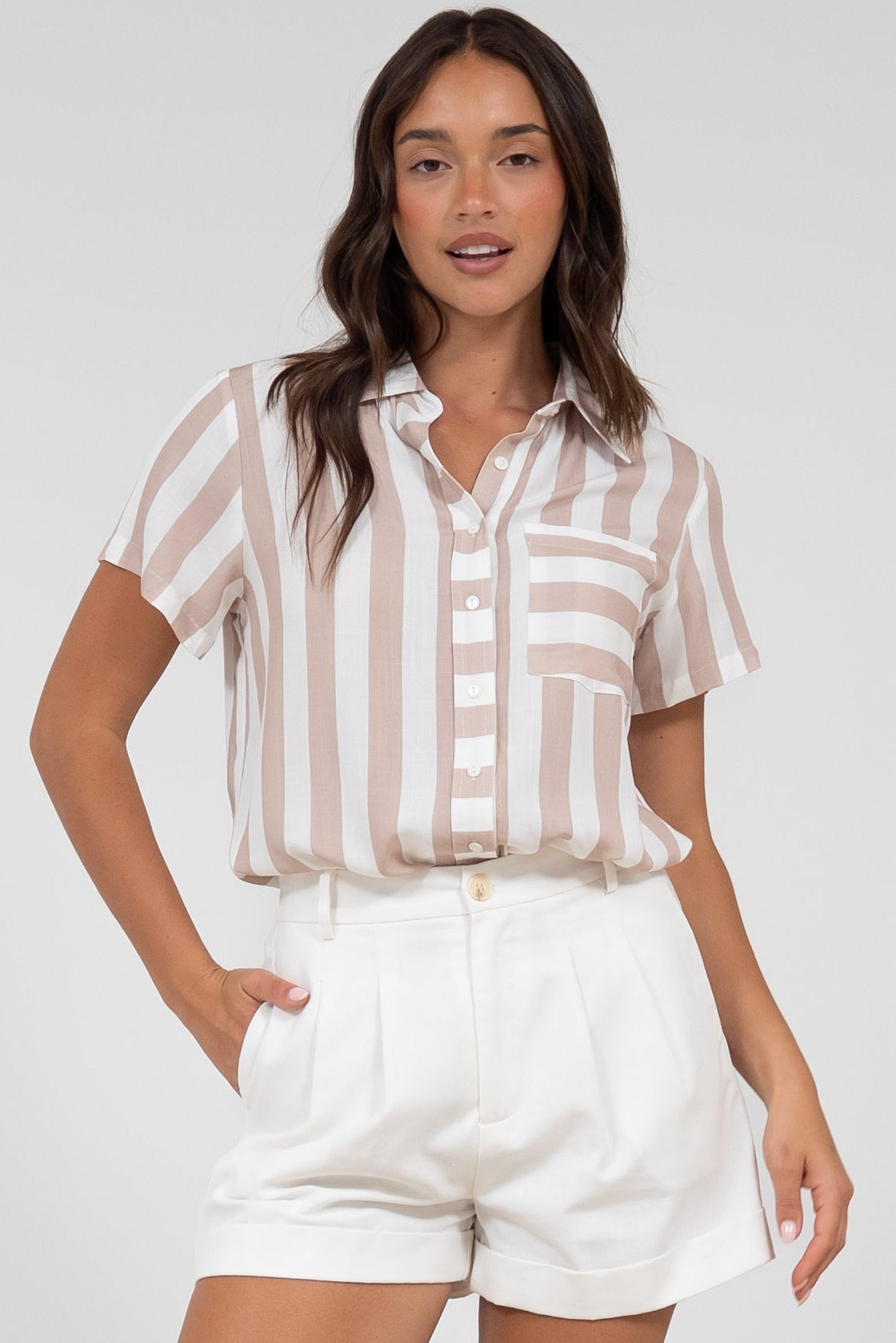 Wynn Shirt - Collared Button Down with Pocket in Gaubi Print Beige