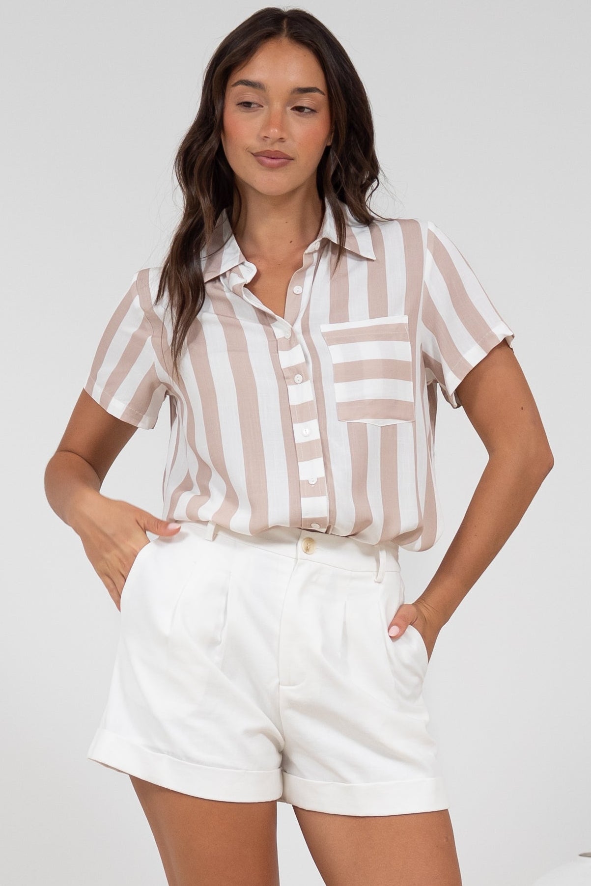 Wynn Shirt - Collared Button Down with Pocket in Gaubi Print Beige