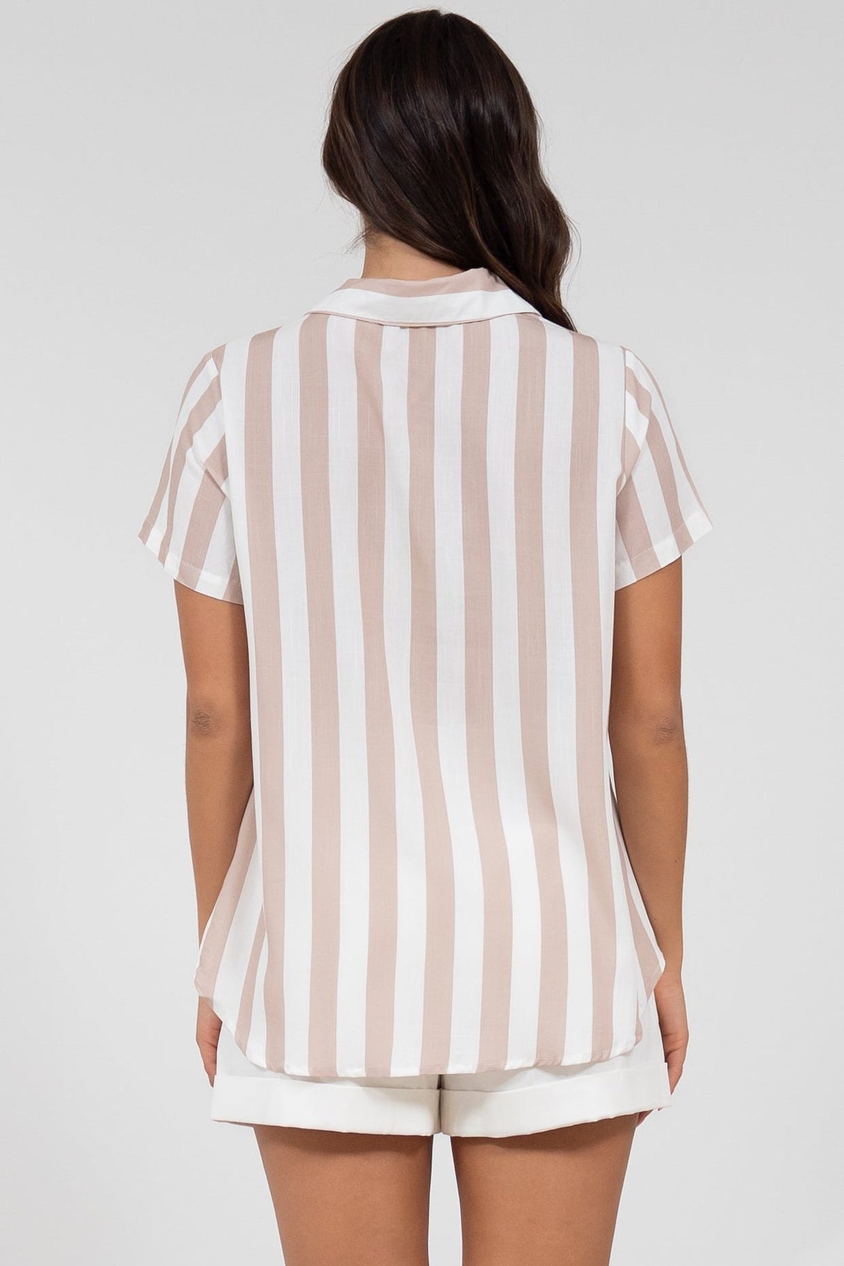 Wynn Shirt - Collared Button Down with Pocket in Gaubi Print Beige