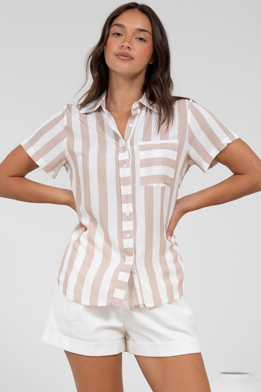 Wynn Shirt - Collared Button Down with Pocket in Gaubi Print Beige