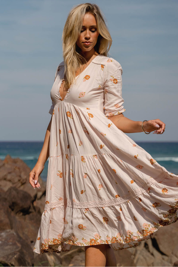 JAASE - Eve Midi Dress: V Neck Tiered Dress with Option Waist Tie in Vintage Sol Print
