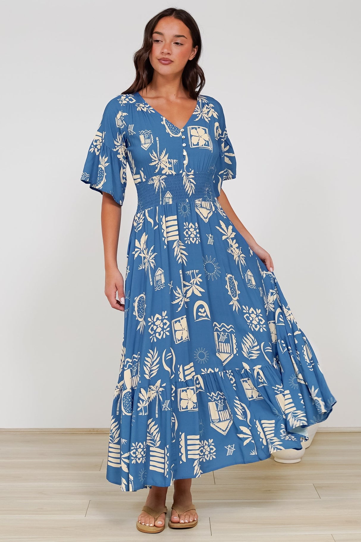 Alba Maxi Dress - Buttoned Bodice A Line Dress With Flute Sleeves In Quanda Print