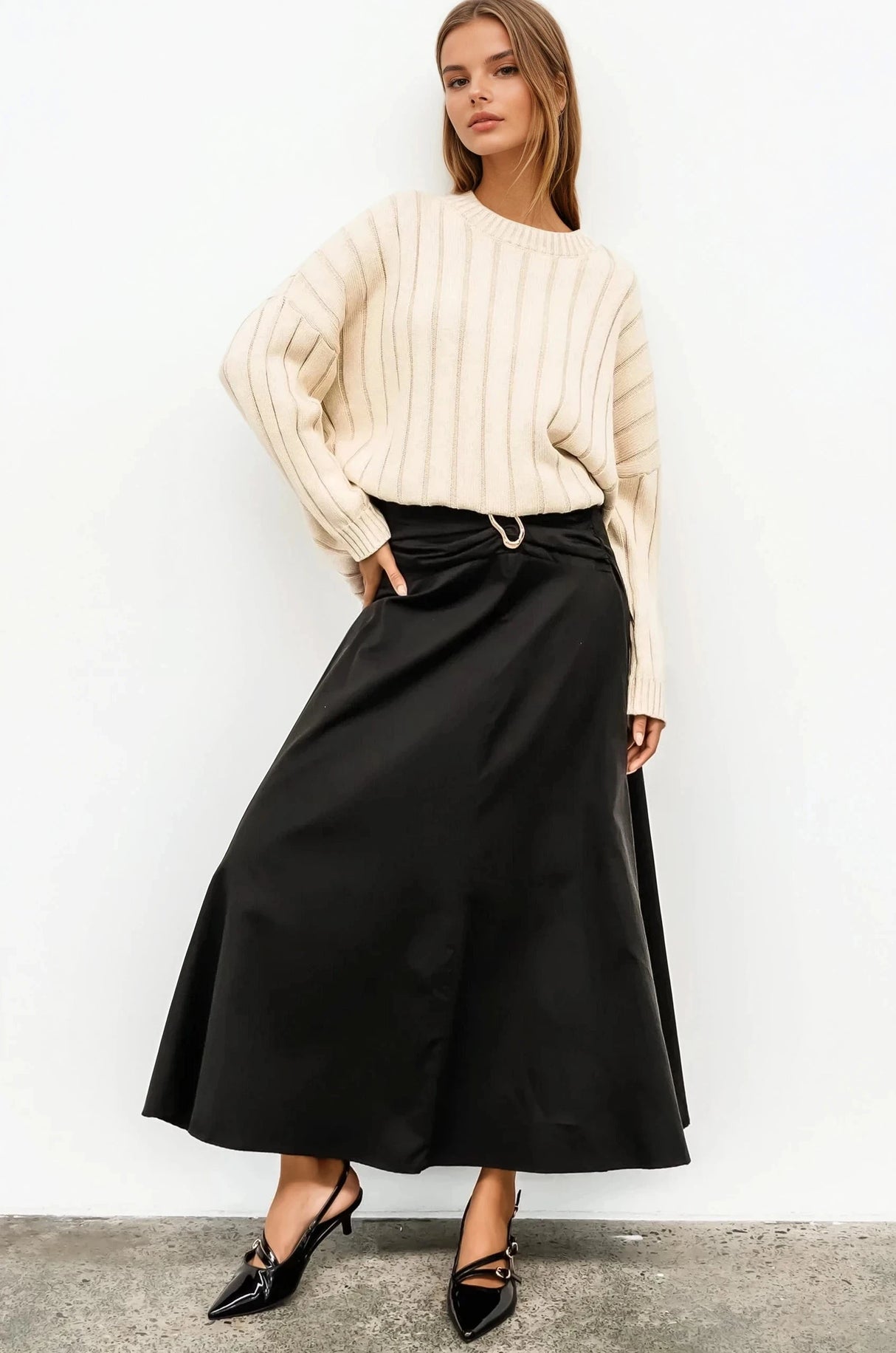 Anders Jumper - Relaxed Ribbed Crew Neck Jumper with Back Split in Cream