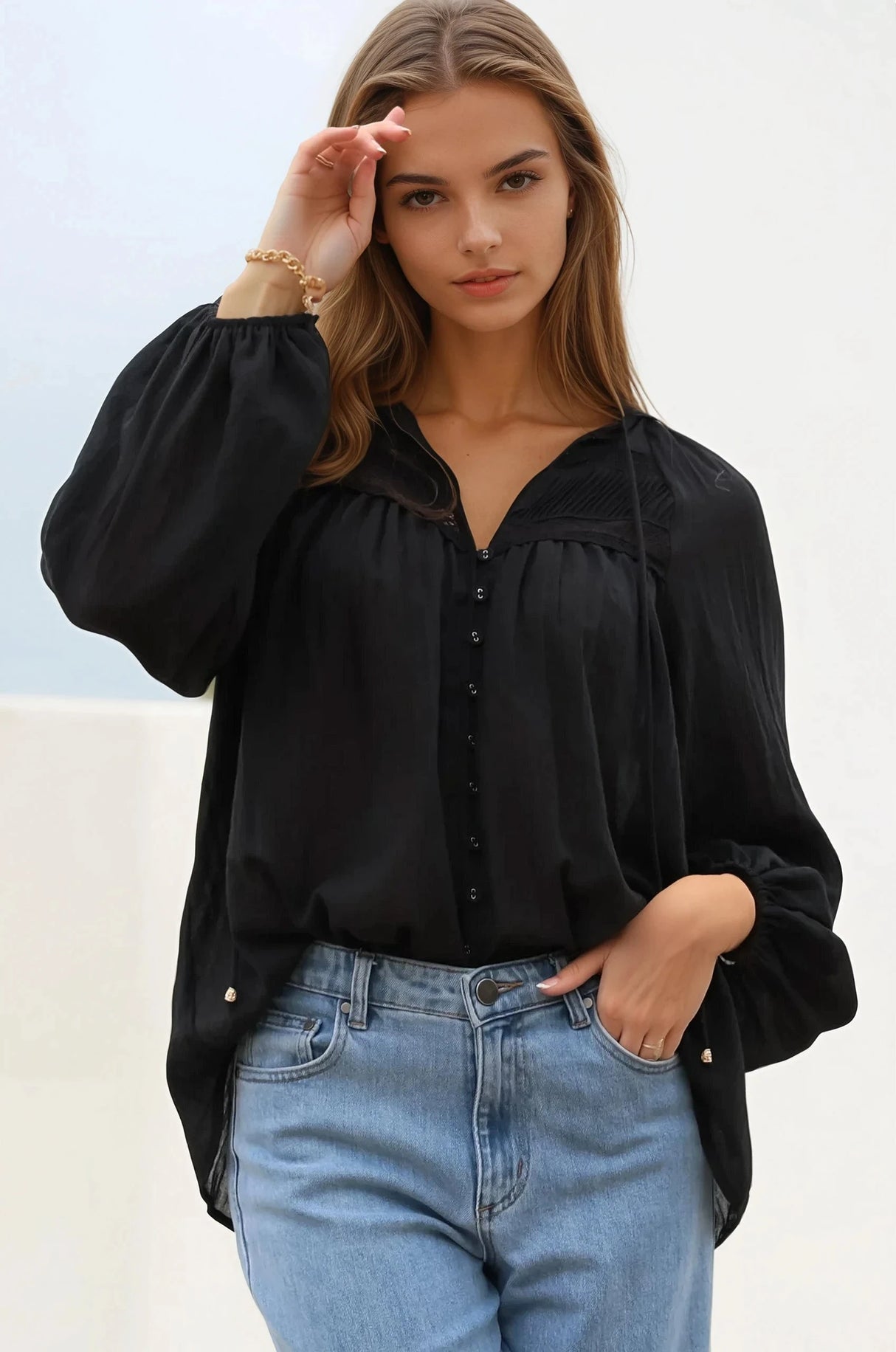 Angeline Top - Buttoned Down Scoop Hem Balloon Sleeve Blouse in Black