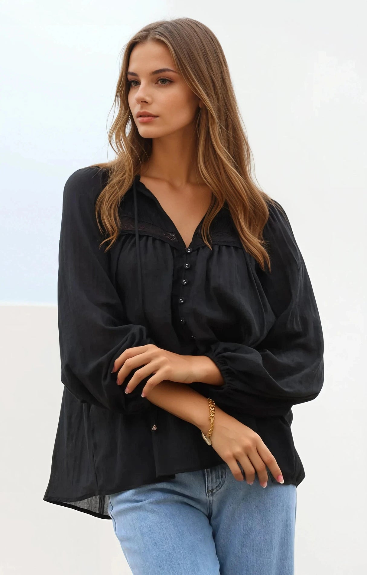 Angeline Top - Buttoned Down Scoop Hem Balloon Sleeve Blouse in Black