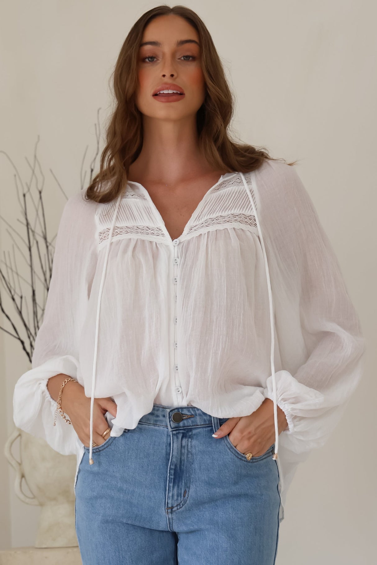 Angeline Top - Buttoned Down Scoop Hem Balloon Sleeve Blouse in White