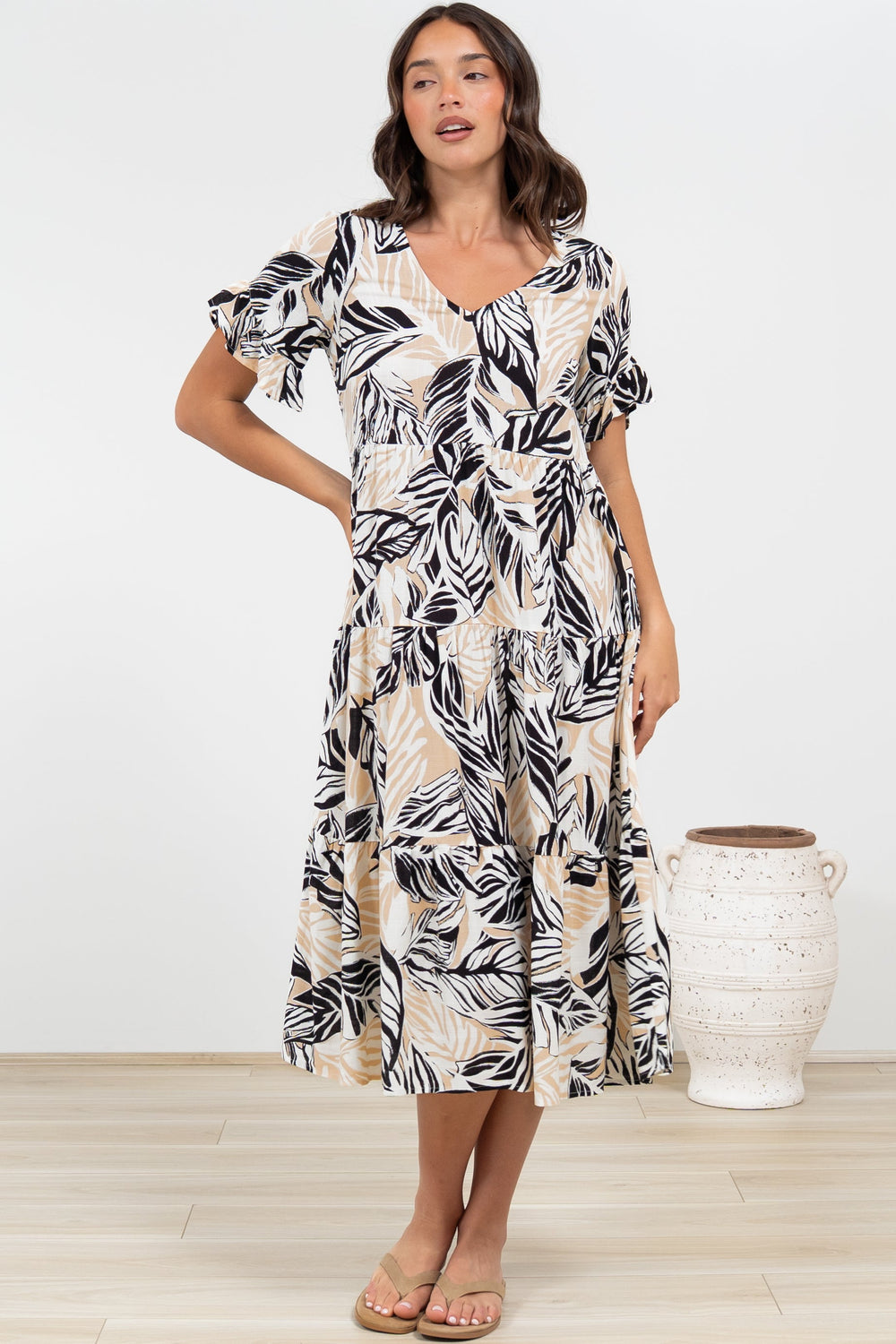 Audrina Midi Dress -  V-Neck Tiered Linen Dress with Pockets in Chicago Print