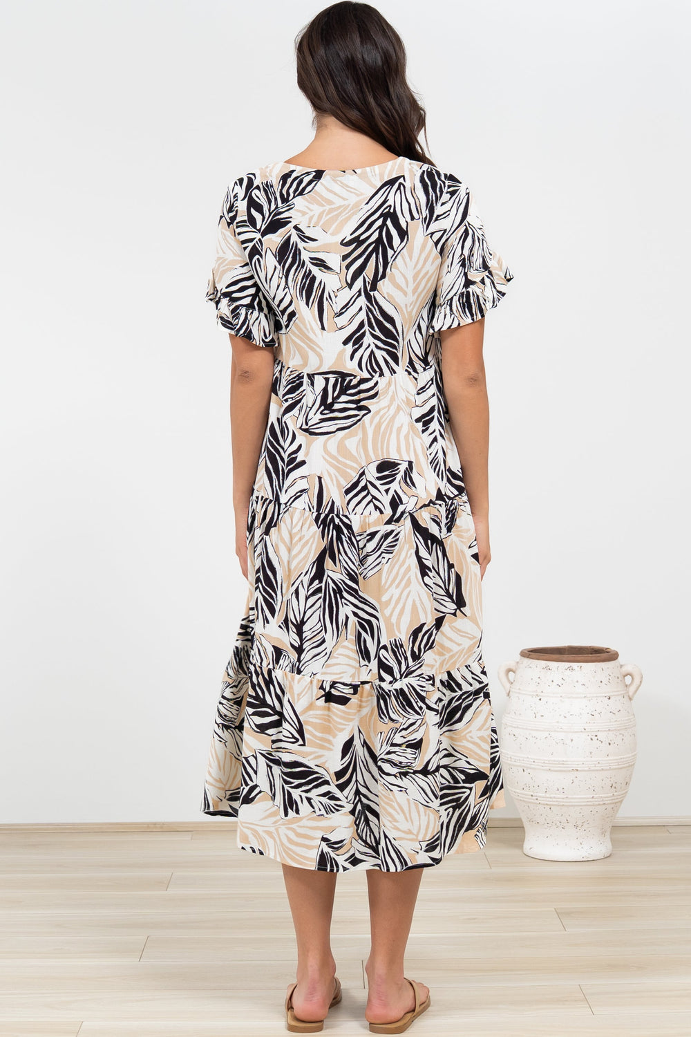Audrina Midi Dress -  V-Neck Tiered Linen Dress with Pockets in Chicago Print