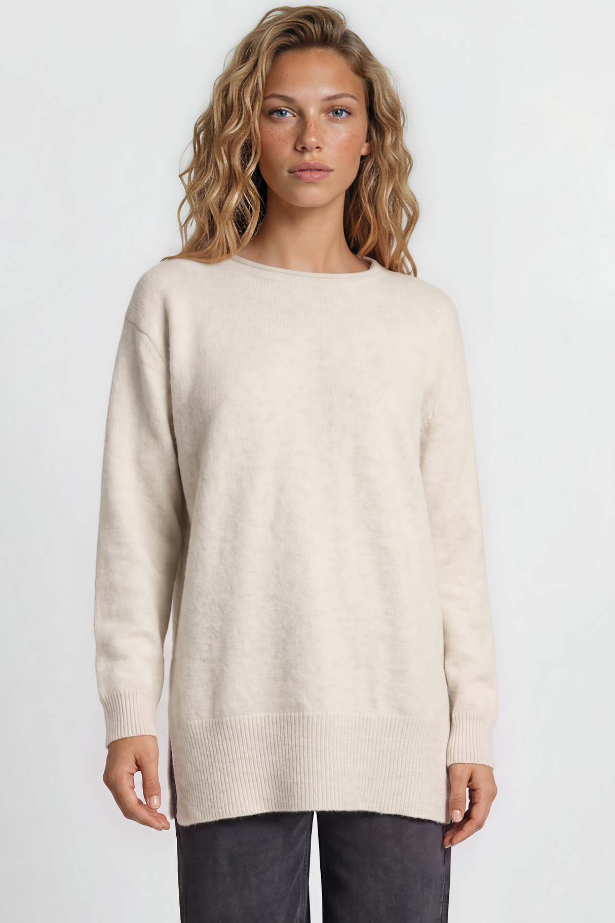 Willow Jumper - Relaxed fit Jumper with Long Sleeves in Beige