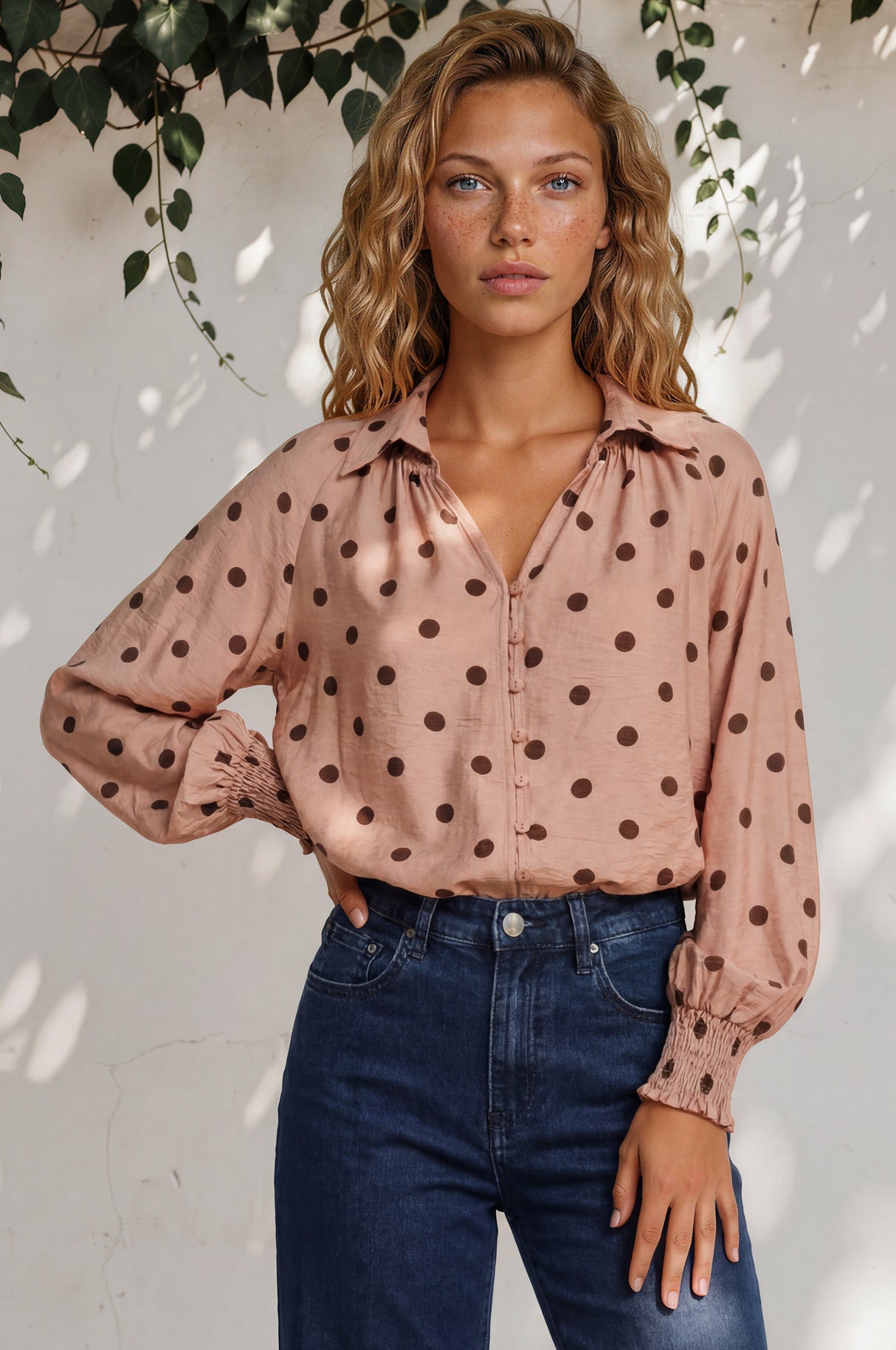 Yulissa Blouse - Wing Collar Button Down Scoop Hem Top in Pacey Spot Pink