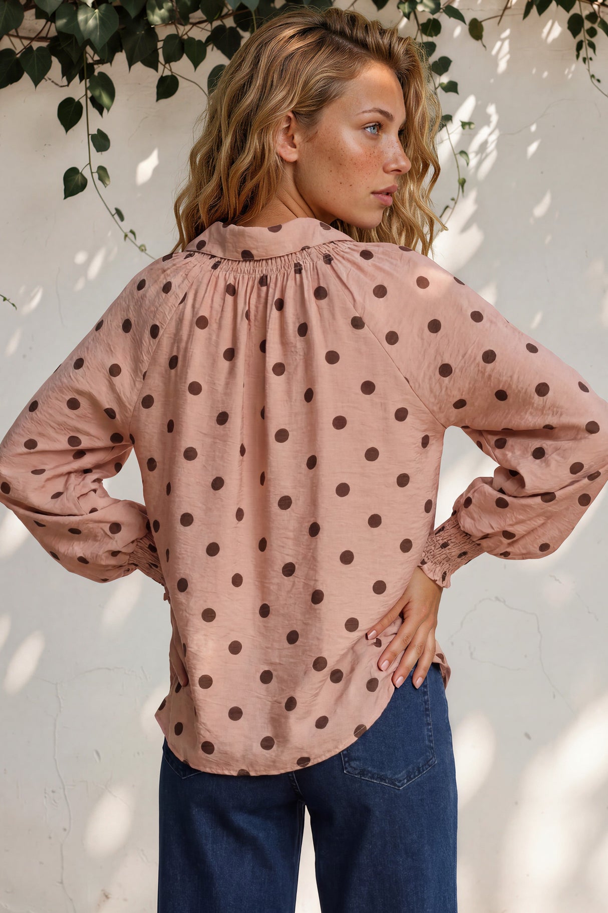 Yulissa Blouse - Wing Collar Button Down Scoop Hem Top in Pacey Spot Pink