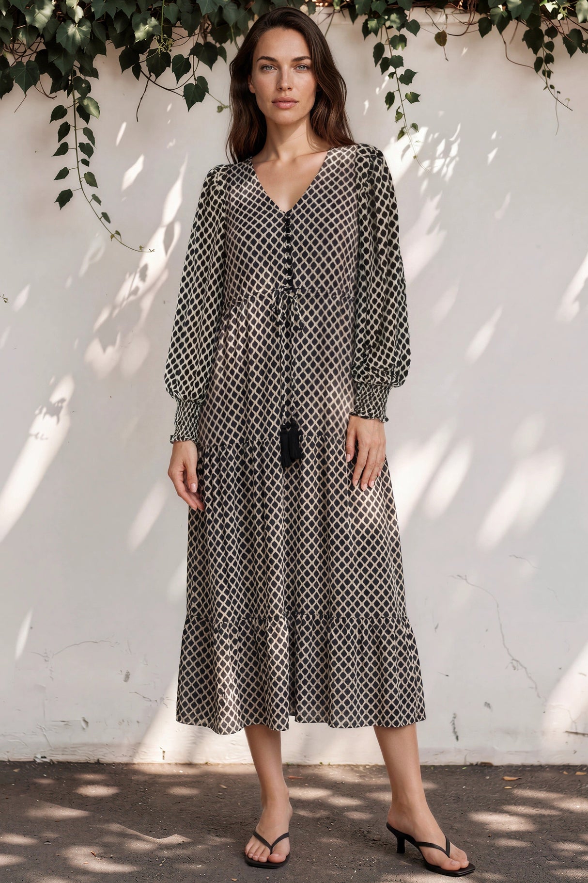 Macey Maxi Dress - V neckline Dress with Long Sleeves Hexy Print Black