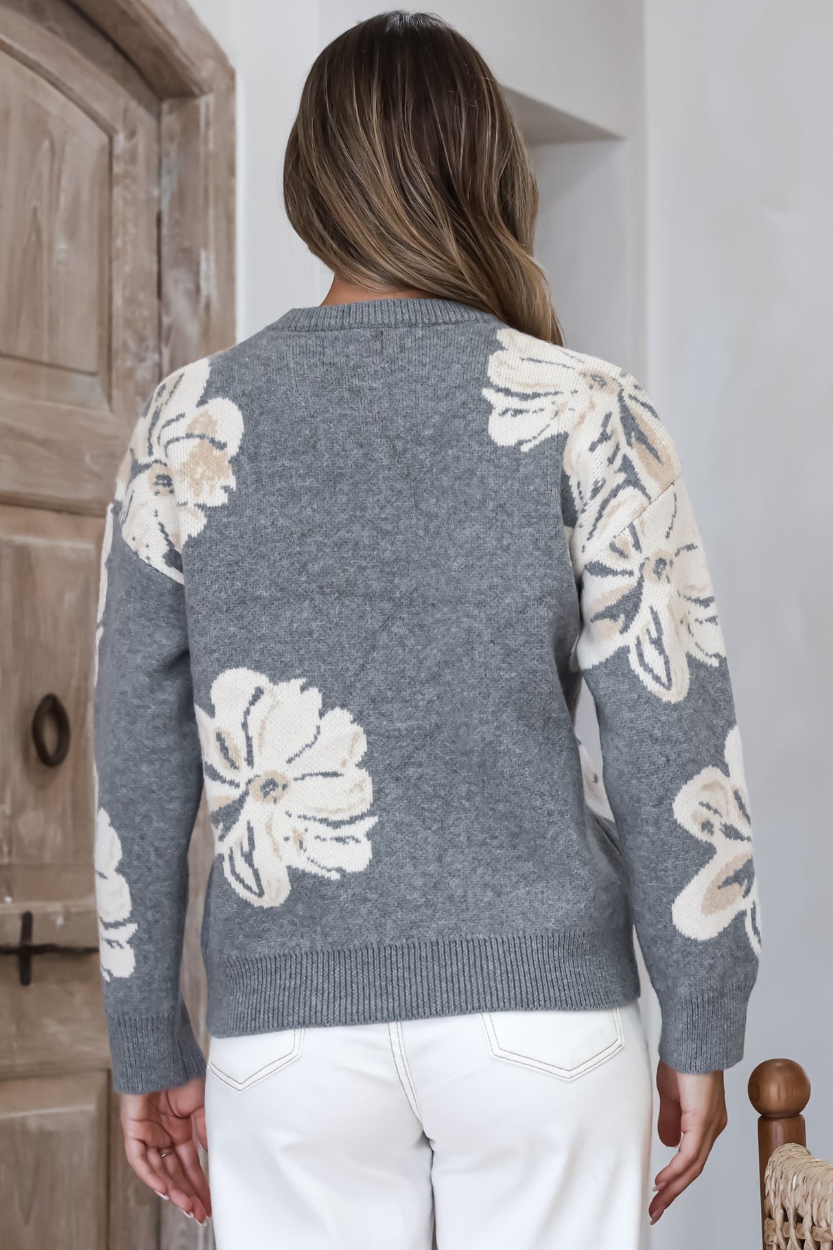 Breezy Jumper - Crew Neck Long Sleeve Floral Knit with Ribbed Hemlines in Gray