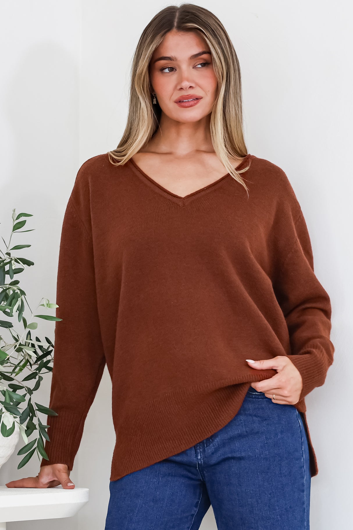 Clarke Jumper - V-Neck Batwing Sleeve Ribbed Step Hemline Knit in Rust