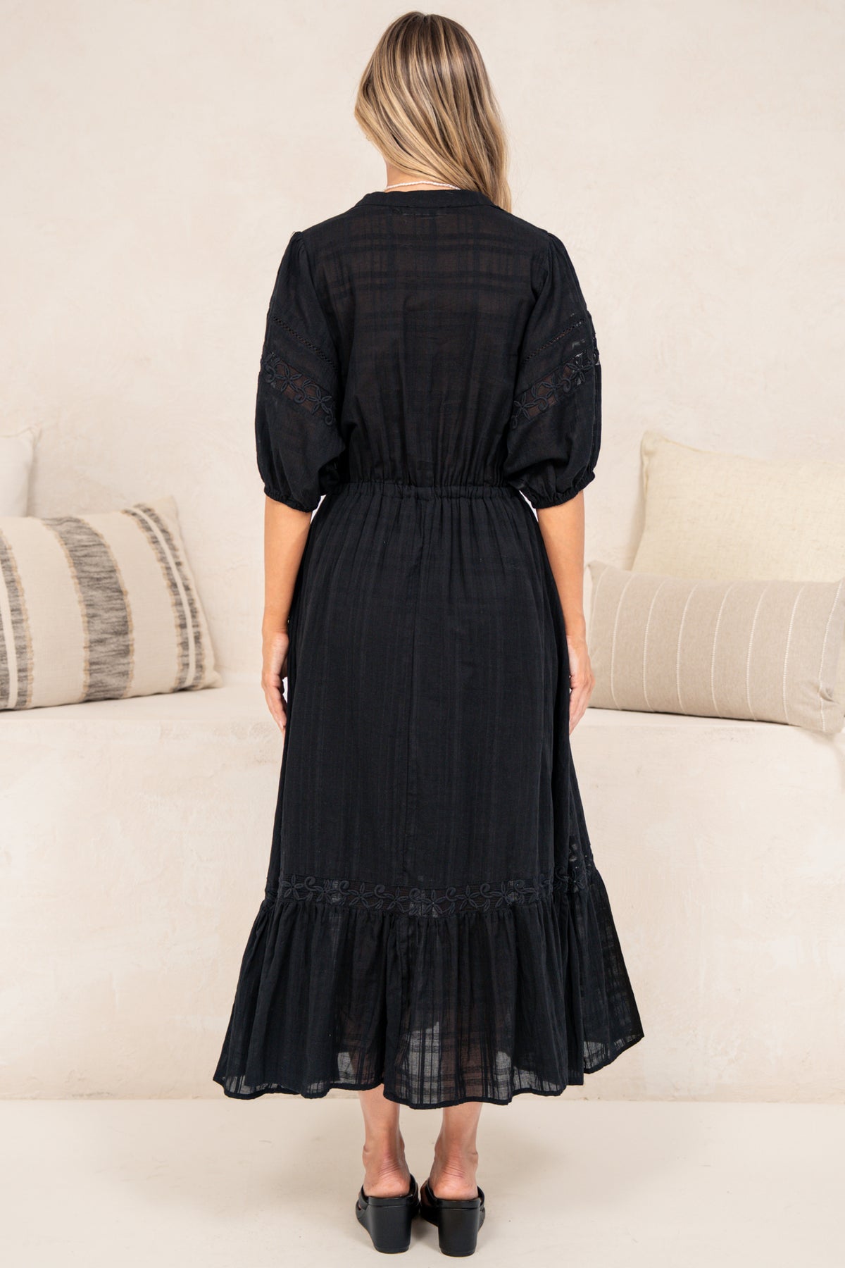Dove Maxi Dress - Plaid Textured Lace Detailed Dress with Puff Sleeves in Black