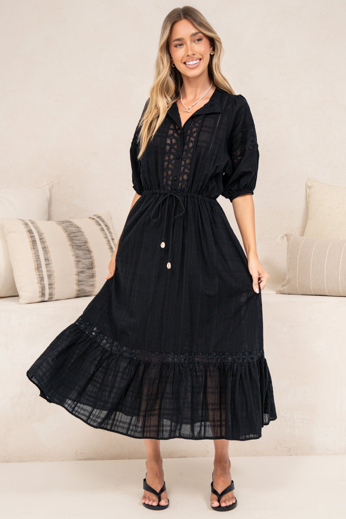 Dove Maxi Dress - Plaid Textured Lace Detailed Dress with Puff Sleeves in Black