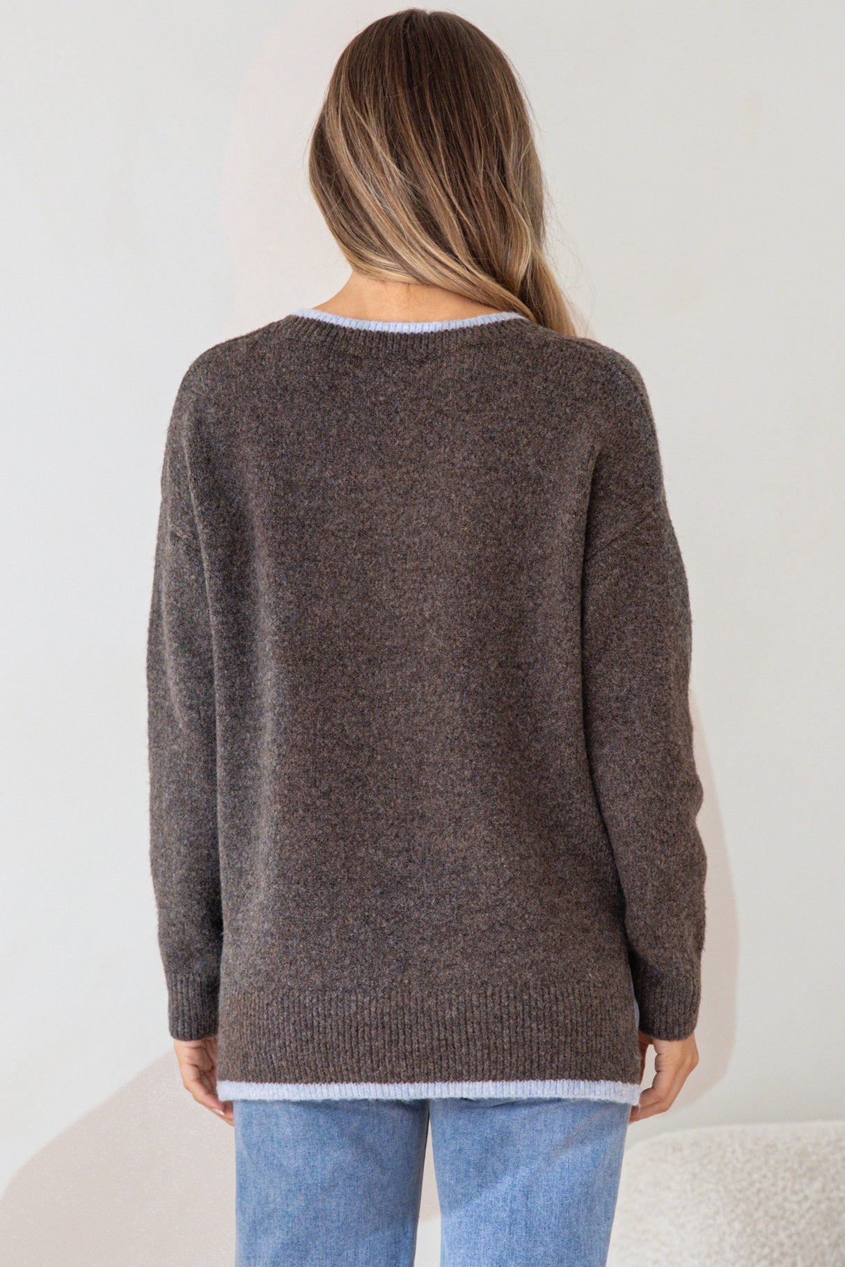 Edan Jumper - V-Neck Contrast Trim Step Hem Jumper in Chocolate