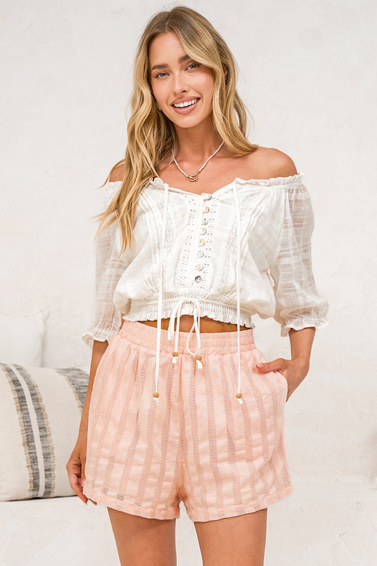 Hester Shorts - Relaxed Elasticated Waist Textured Short with Pockets in Blush