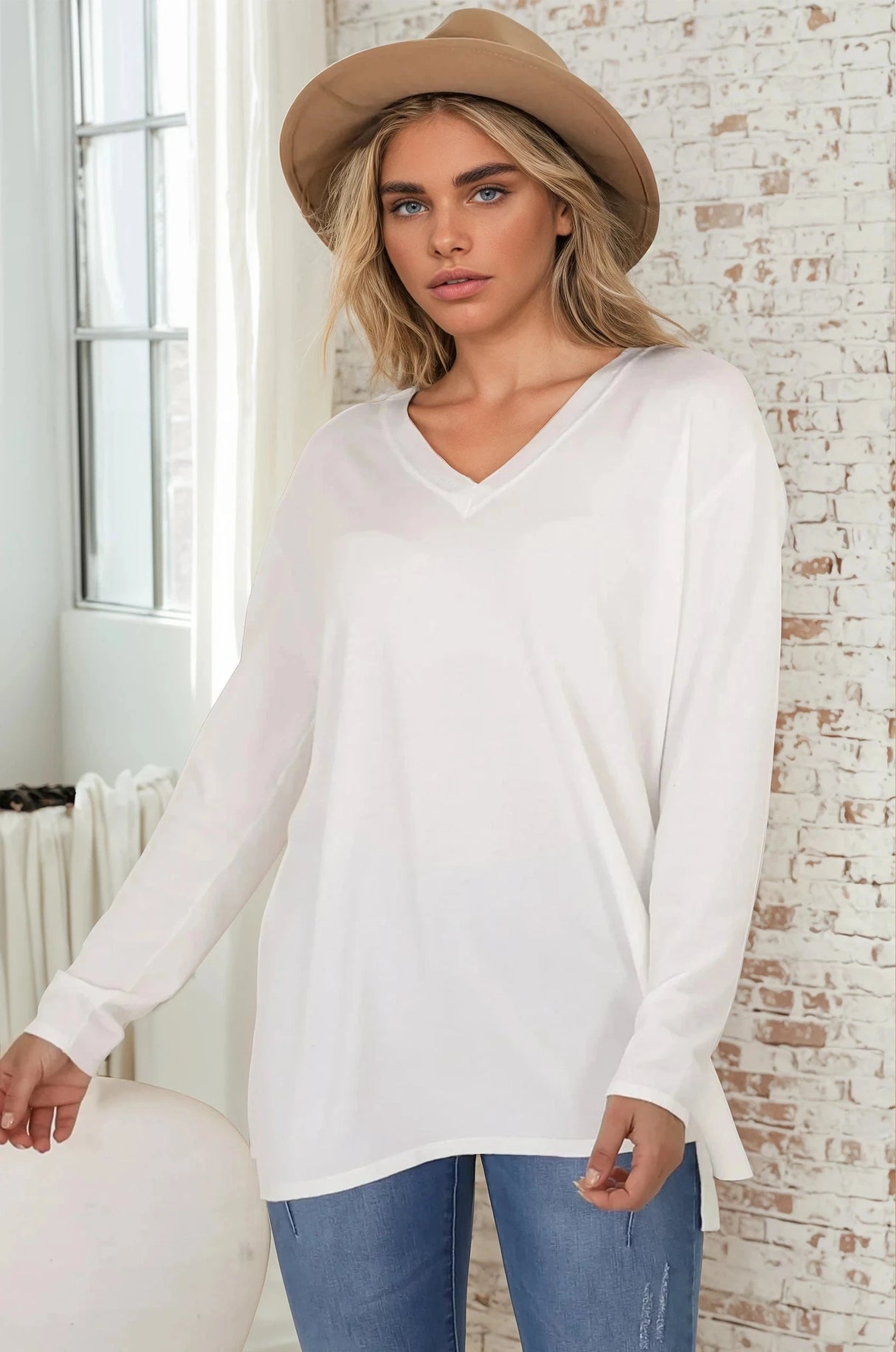Mayanna Jumper - Light Weight V Neck Knit Jumper with Side Splits in Cream