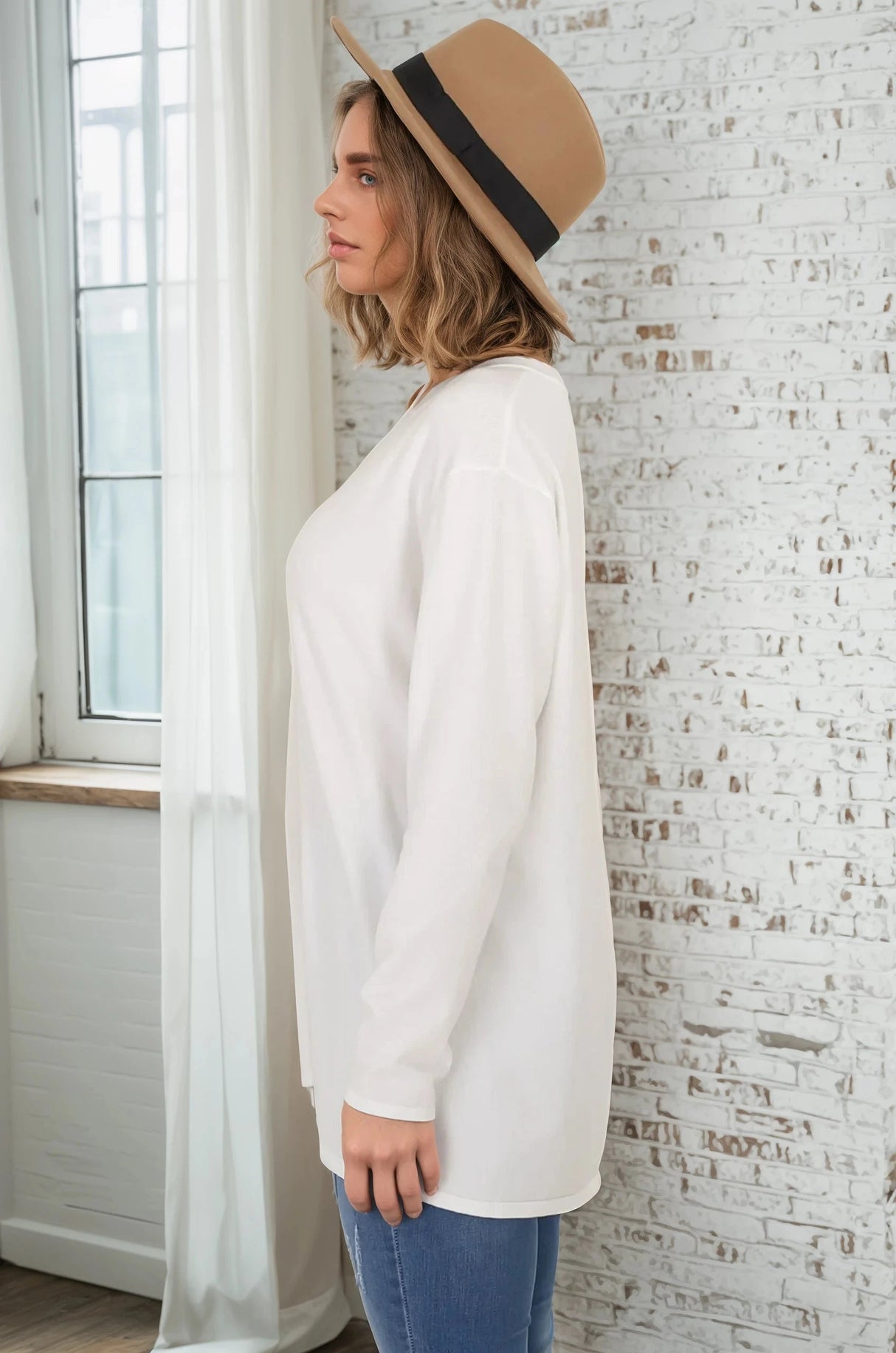 Mayanna Jumper - Light Weight V Neck Knit Jumper with Side Splits in Cream