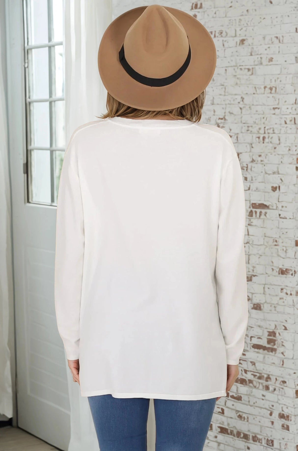 Mayanna Jumper - Light Weight V Neck Knit Jumper with Side Splits in Cream