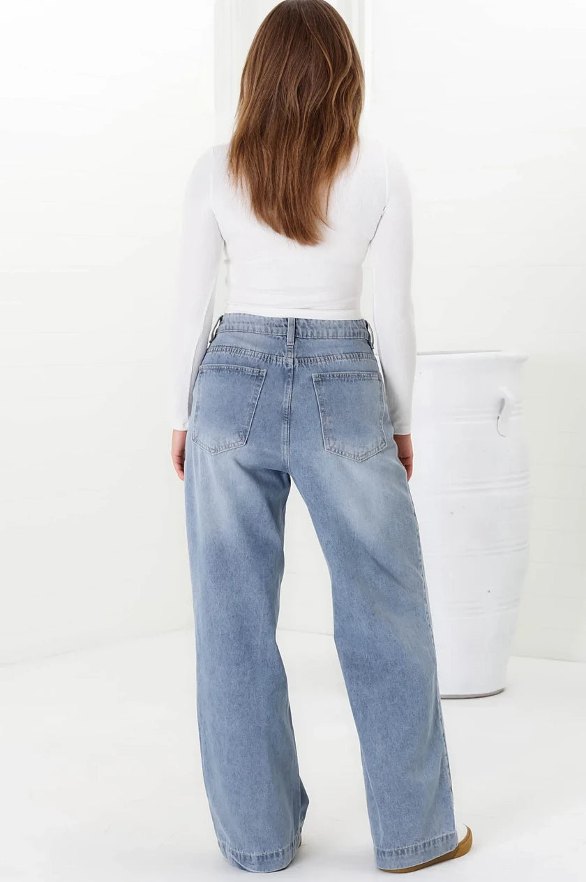 Kash Jeans - Relaxed Mid Rise Mum Jeans in Light Denim
