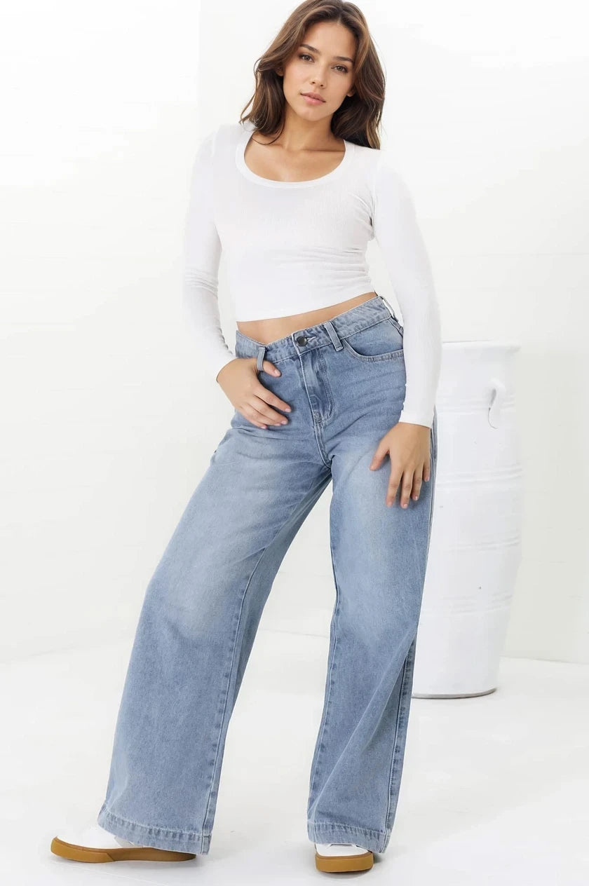 Kash Jeans - Relaxed Mid Rise Mum Jeans in Light Denim
