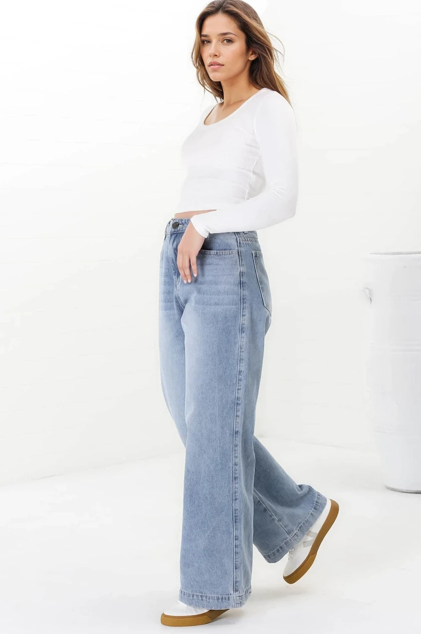 Kash Jeans - Relaxed Mid Rise Mum Jeans in Light Denim