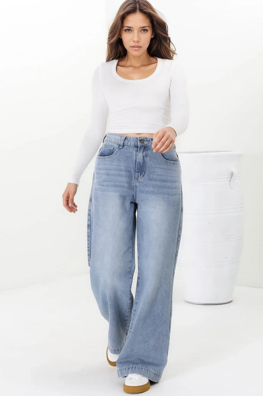 Kash Jeans - Relaxed Mid Rise Mum Jeans in Light Denim