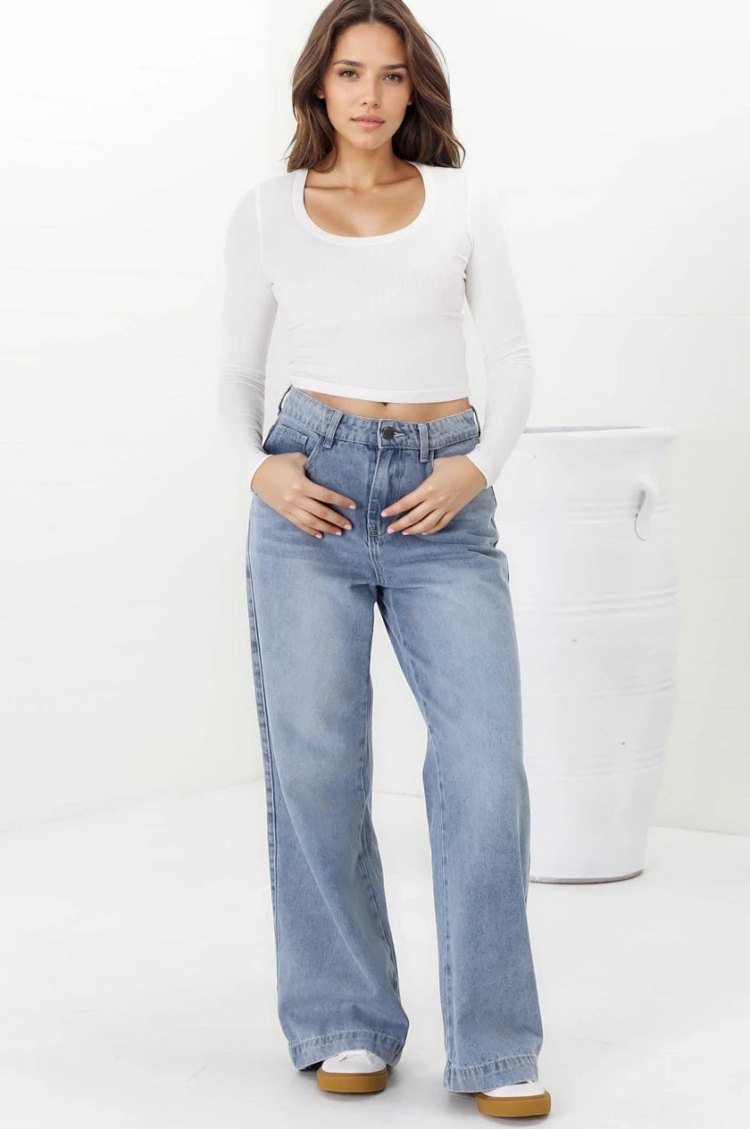 Kash Jeans - Relaxed Mid Rise Mum Jeans in Light Denim