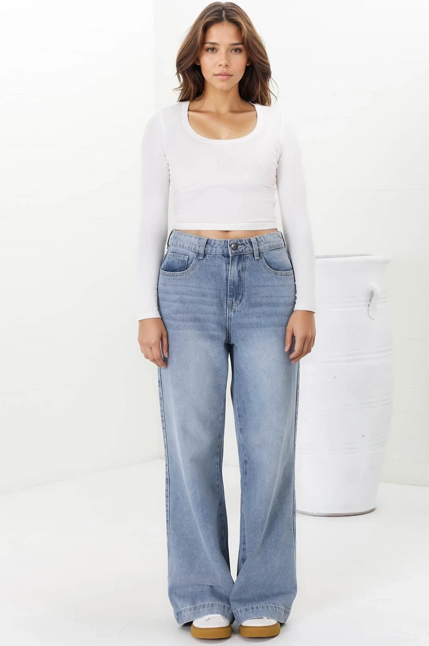 Kash Jeans - Relaxed Mid Rise Mum Jeans in Light Denim