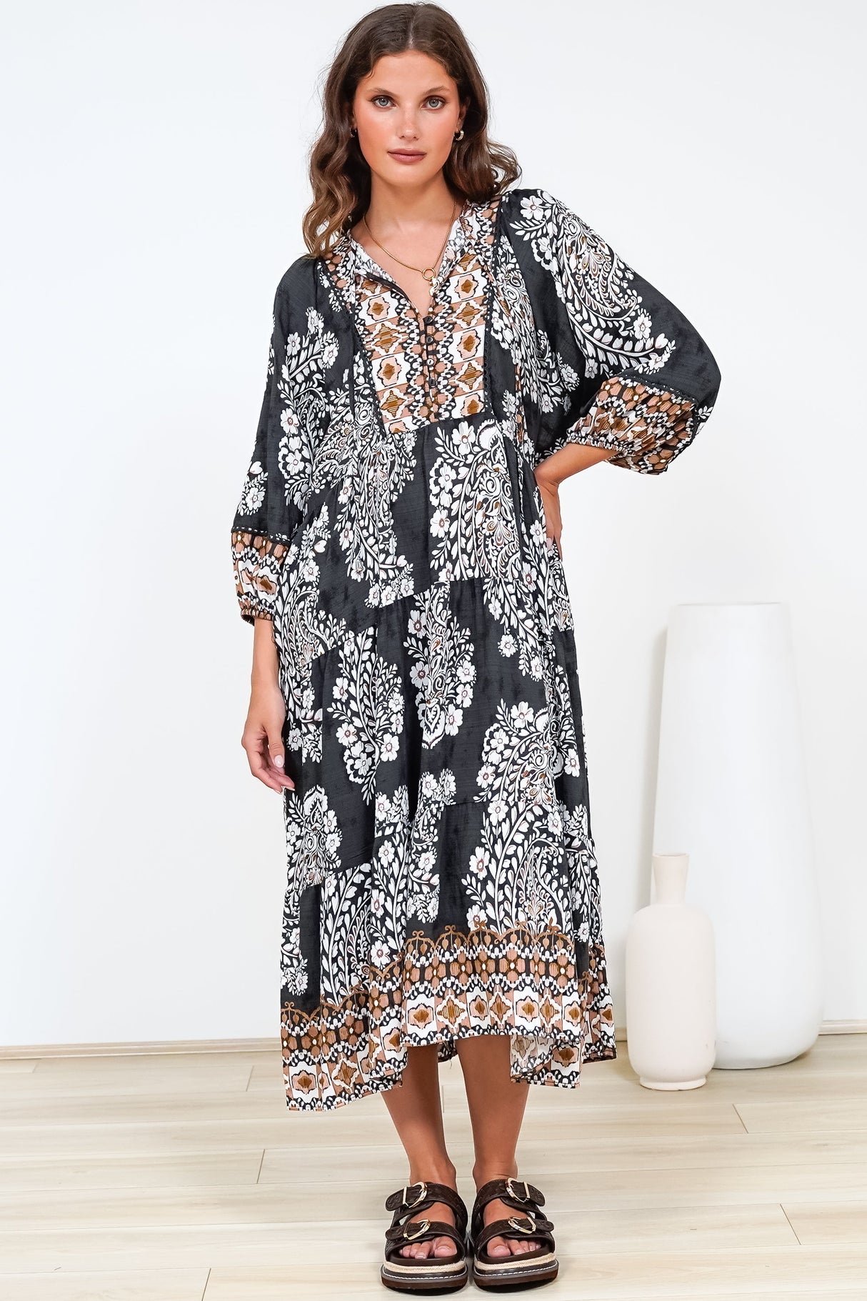 Kamali Midi Dress - Batwing Sleeve Smock Dress with Lace Detailing in Divani Print Black