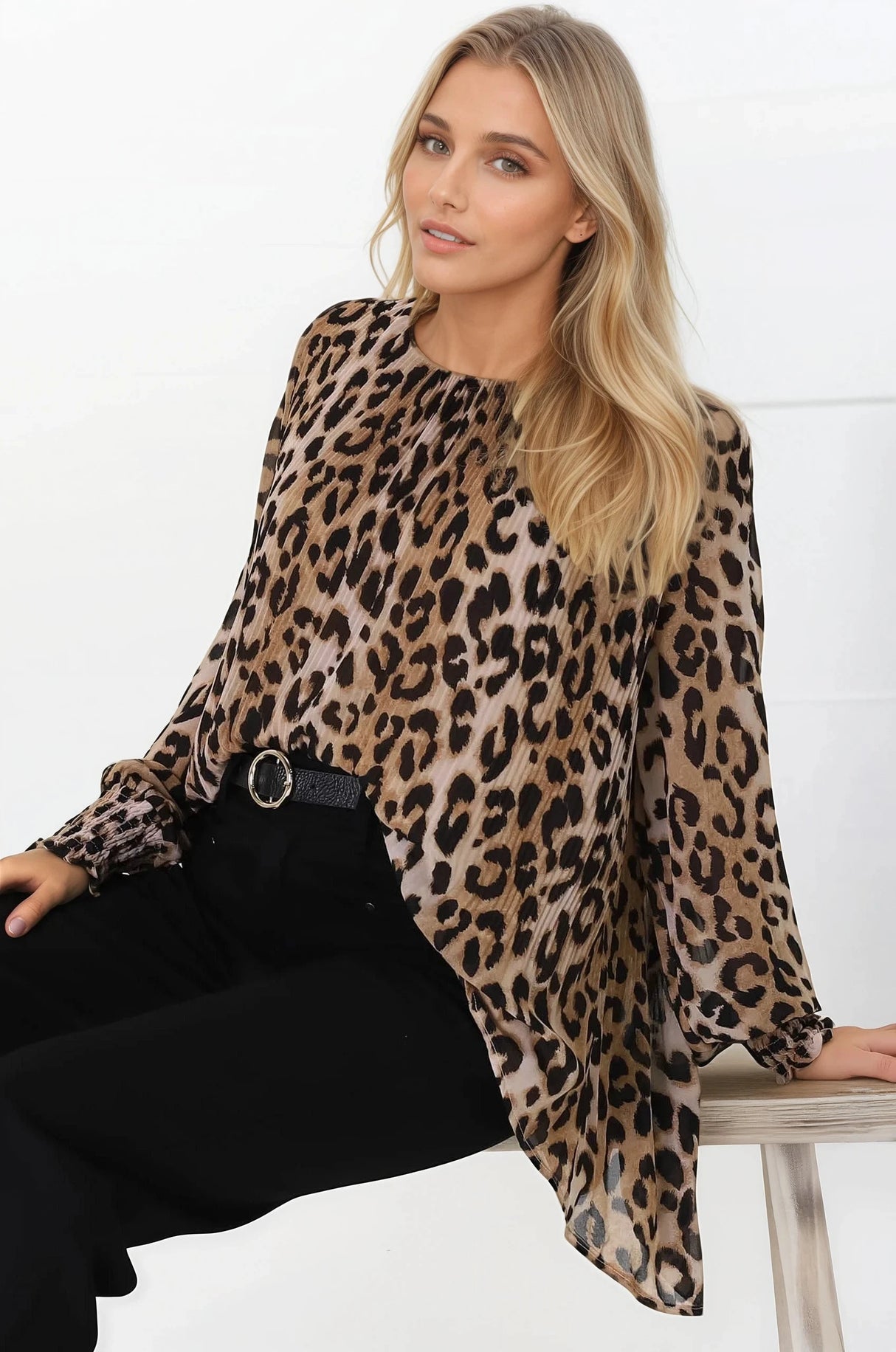 Kayt Blouse - Plisse Long Sleeve Top with High-Low Hemline in Leopard Print