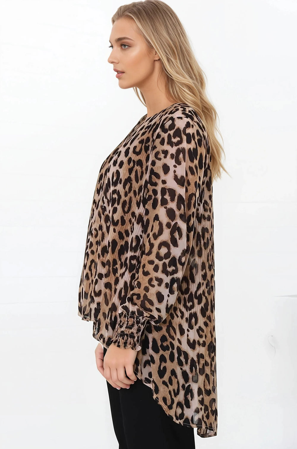 Kayt Blouse - Plisse Long Sleeve Top with High-Low Hemline in Leopard Print