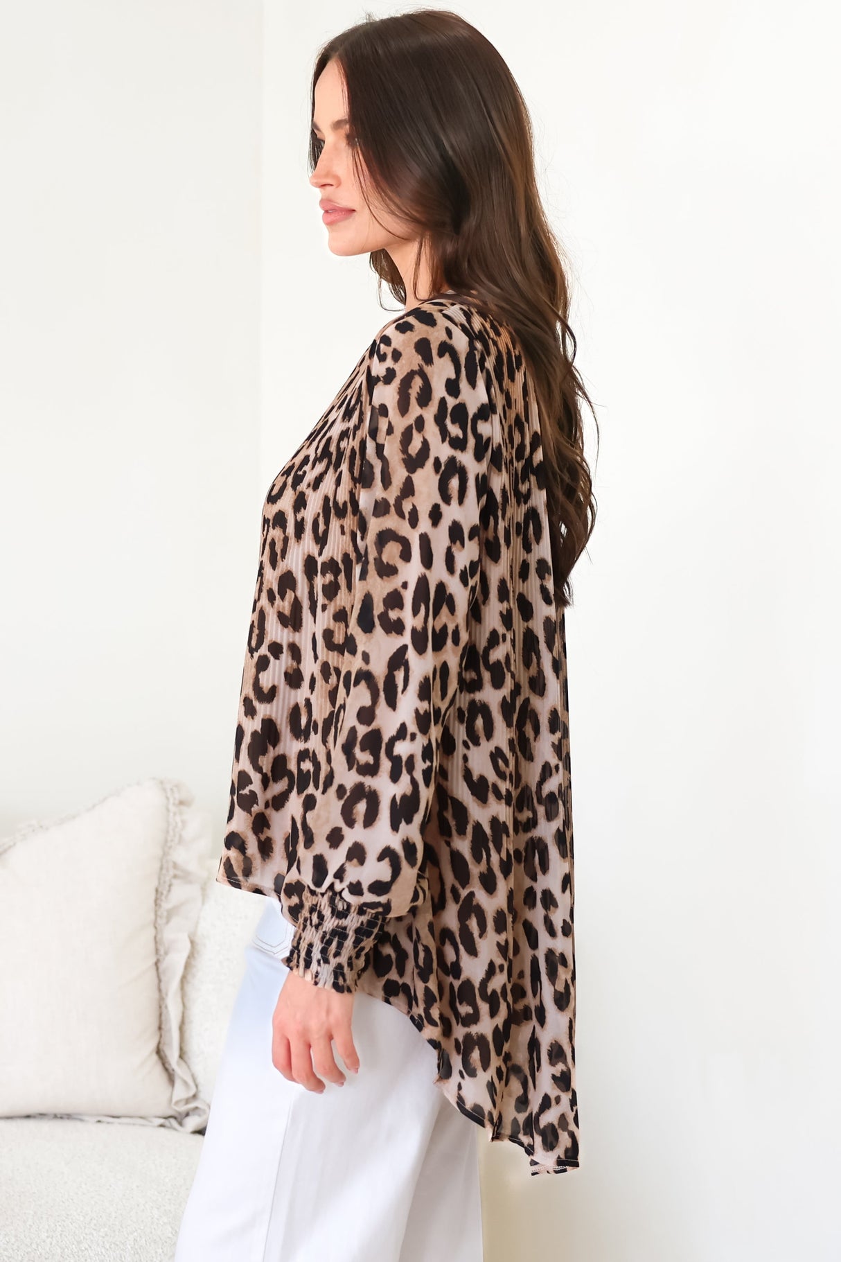 Kayt Blouse - Plisse Long Sleeve Top with High-Low Hemline in Leopard Print
