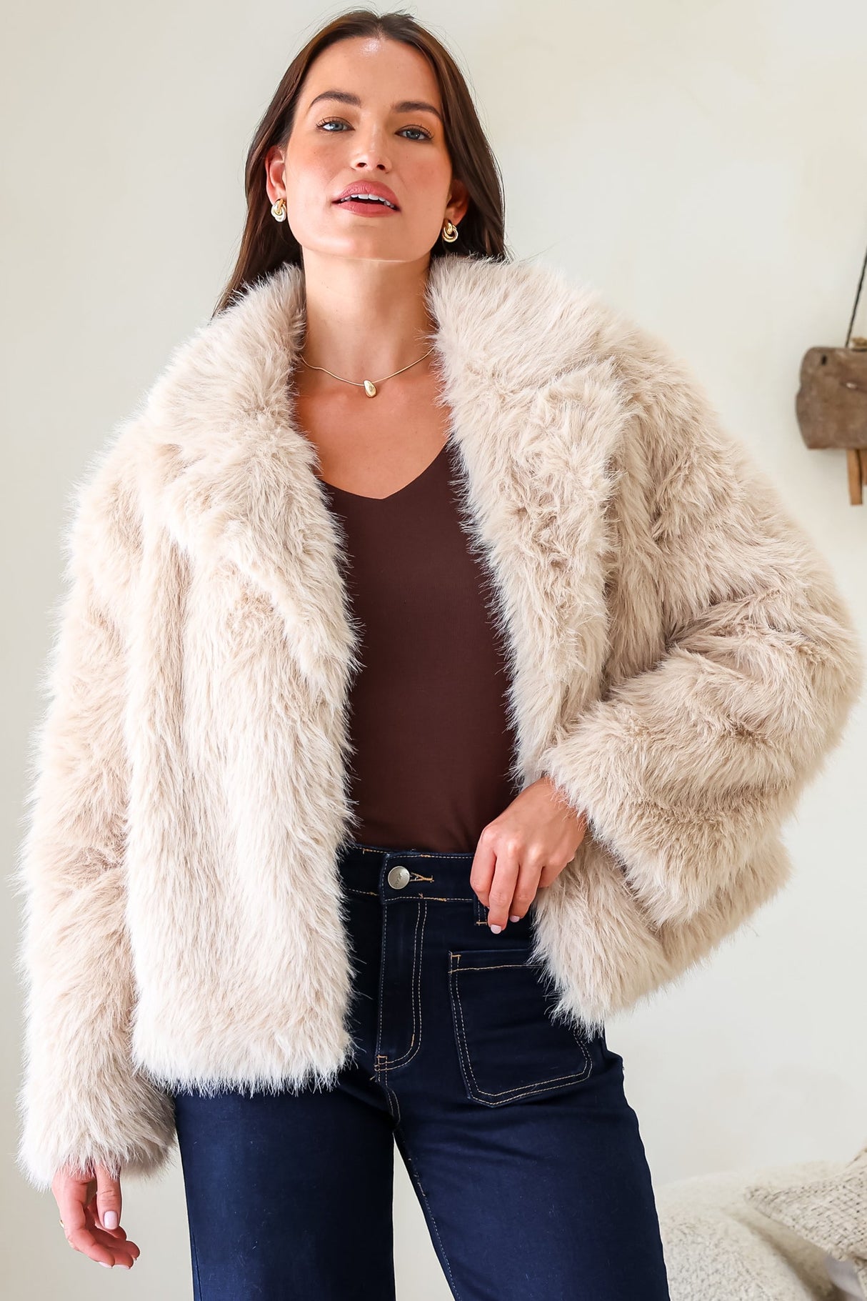 Letoile Coat - Notched Collar Faux Fur Jacket with Pockets in Beige