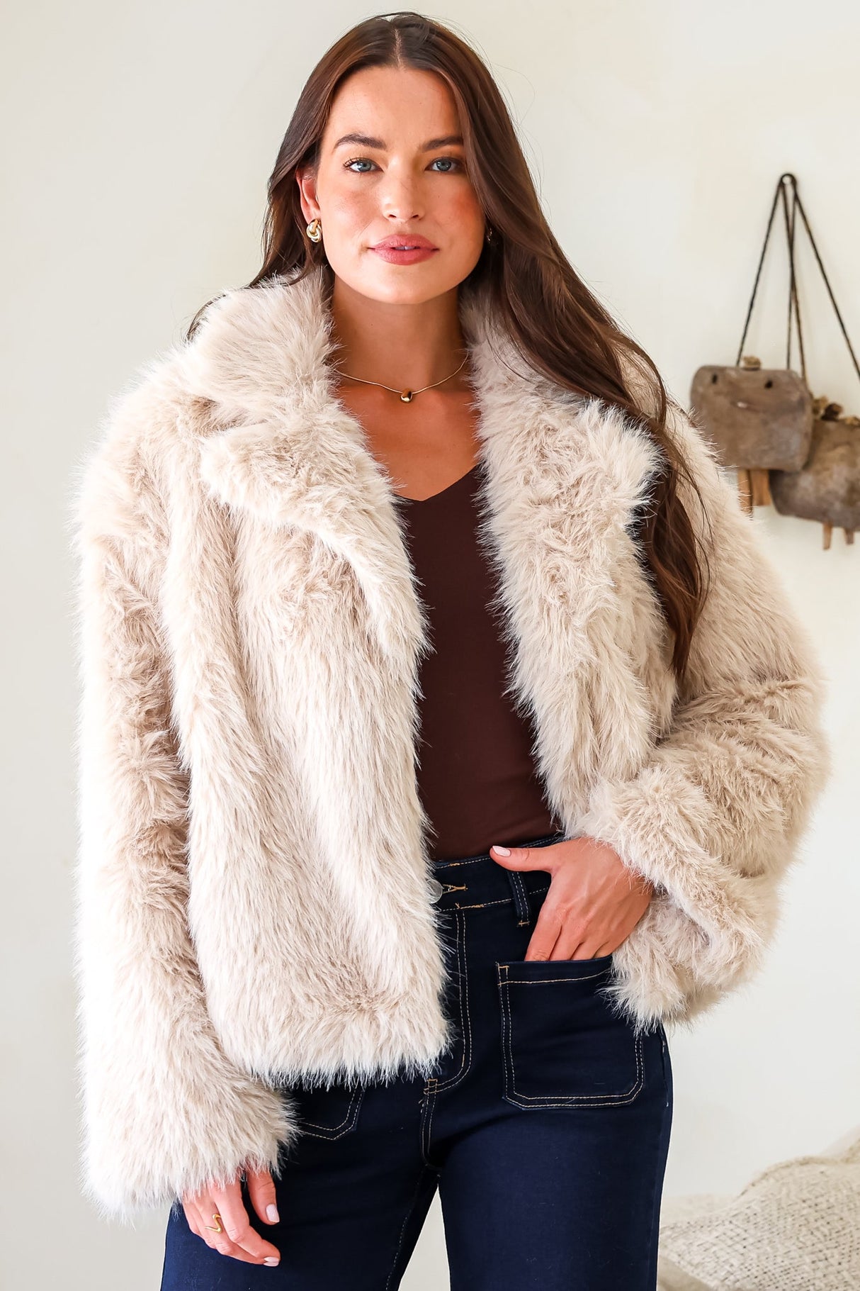 Letoile Coat - Notched Collar Faux Fur Jacket with Pockets in Beige