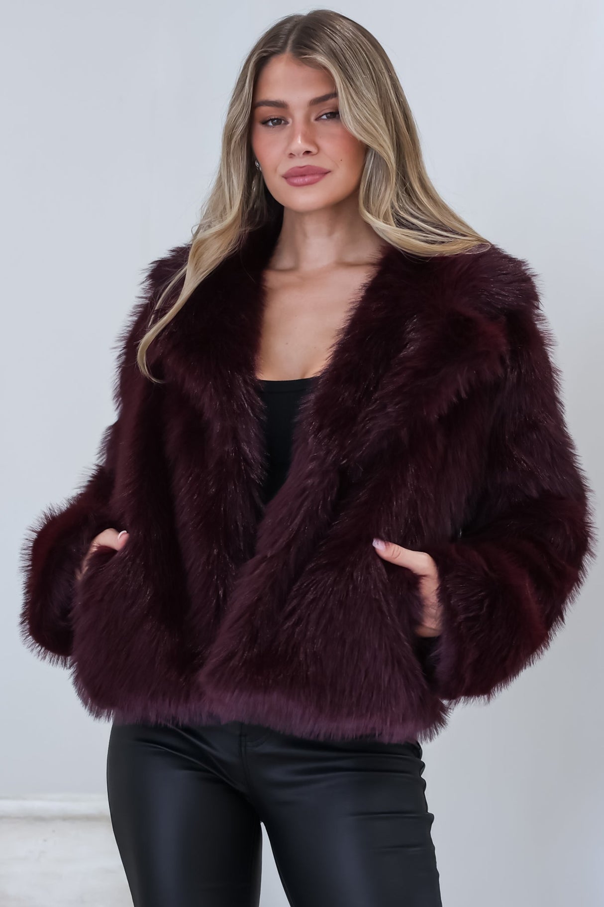 Letoile Coat - Notched Collar Faux Fur Jacket with Pockets in Burgundy