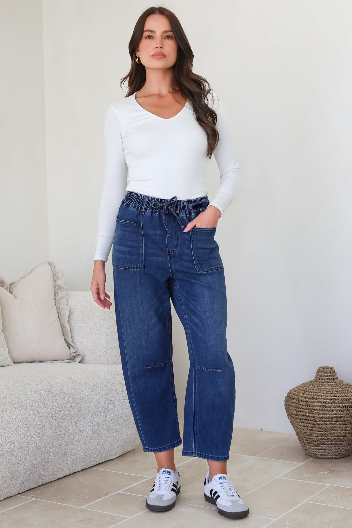 Lowen Barrel Jeans - Elasticated Waist Patch Pocket & Knee Detail Jeans in Dark Denim