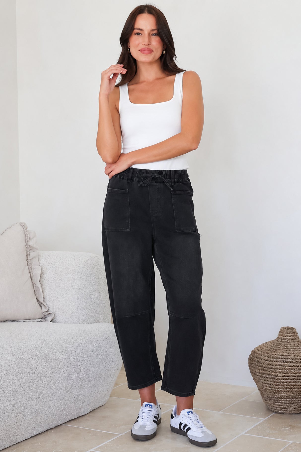 Lowen Barrel Jeans - Elasticated Waist Patch Pocket & Knee Detail Jeans in Black