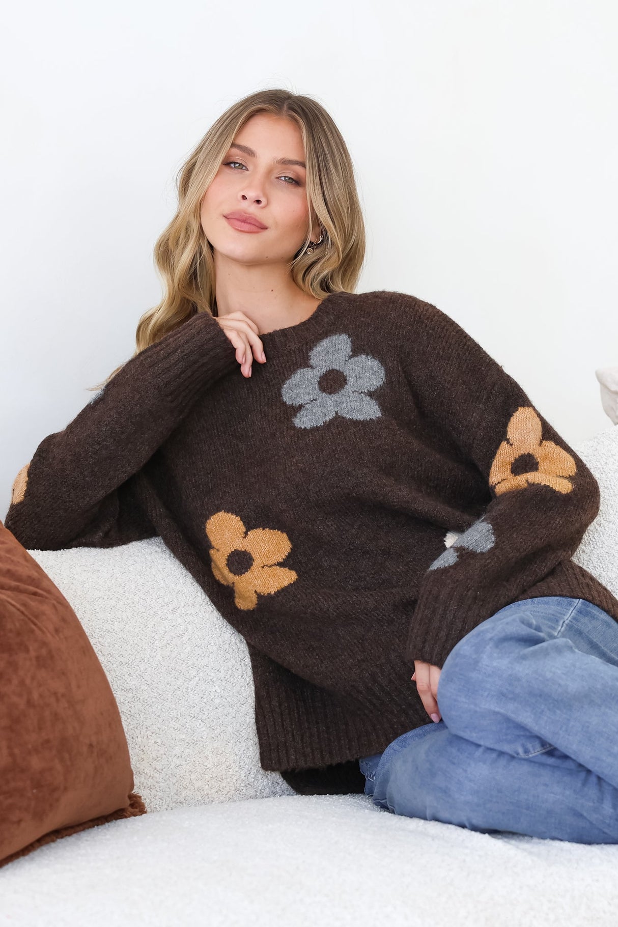 Marlo Jumper - Crew Neck Floral Knit with Ribbed Hemlines in Chocolate
