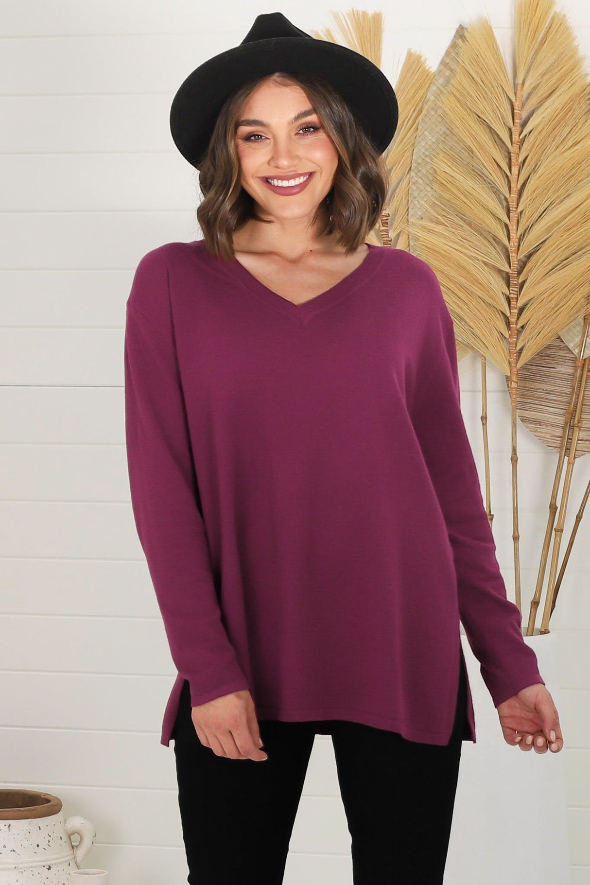 Mayanna Jumper - Lightweight V Neck Knit Jumper with Side Splits in Burgundy