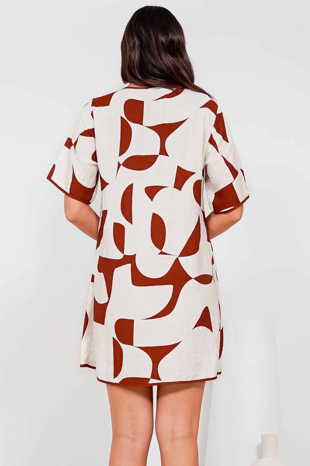 Mitchell Mini Dress - Short Sleeve Boxy Dress with Pleat Detailing in Oasis Print