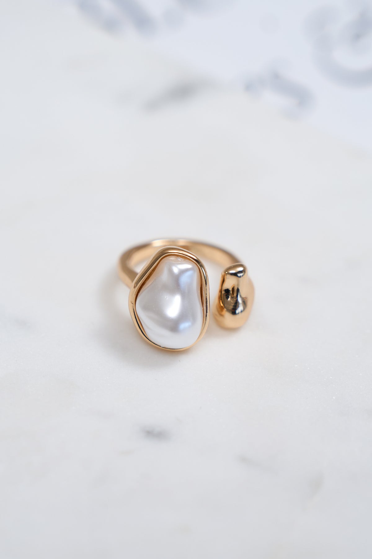 Nacre Ring - Pearl