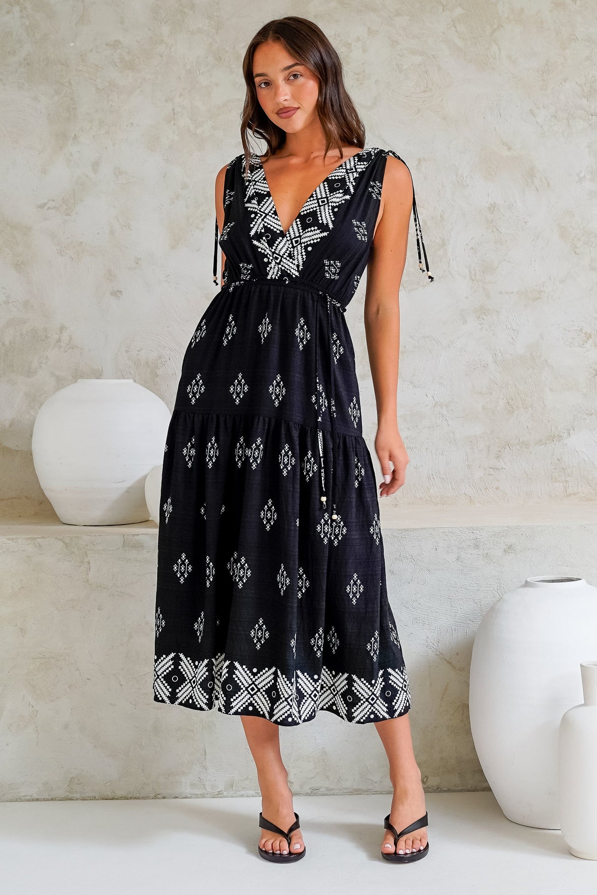 Laurina Midi Dress - Deep V-Neck A-Line Dress with Waist Tie in Fresca Print Black