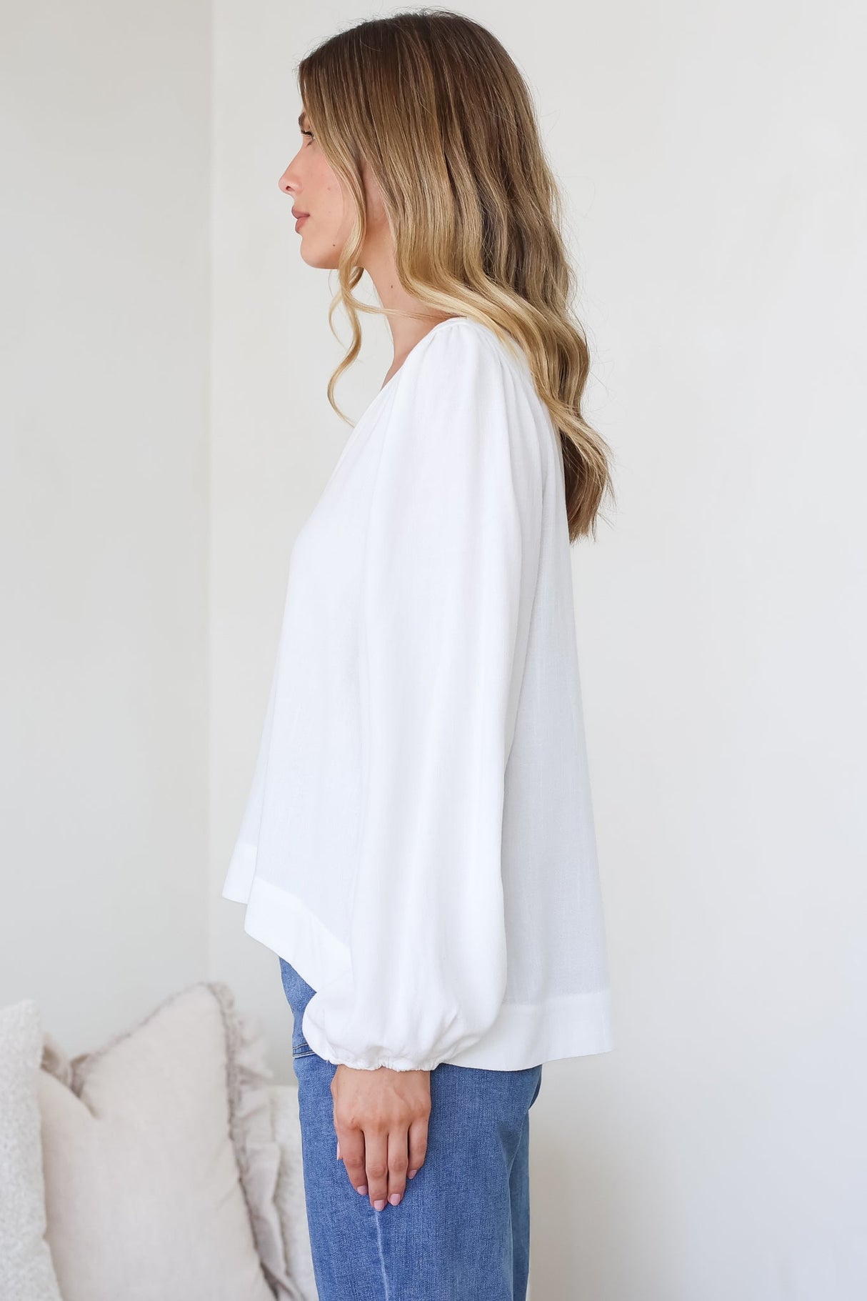 Ritual Top - V-Neck High Low Pull Over with Long Balloon Sleeves in White