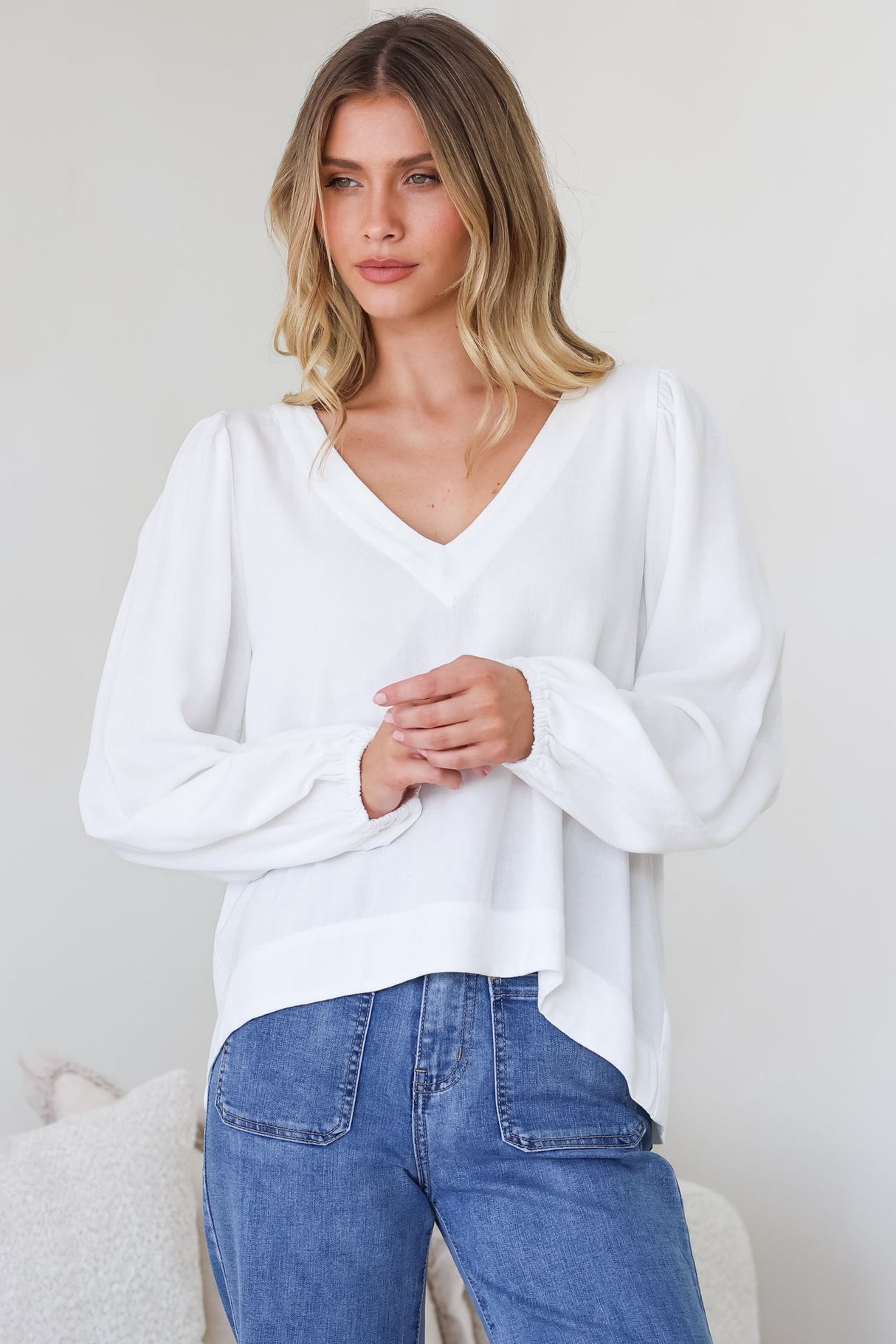 Ritual Top - V-Neck High Low Pull Over with Long Balloon Sleeves in White