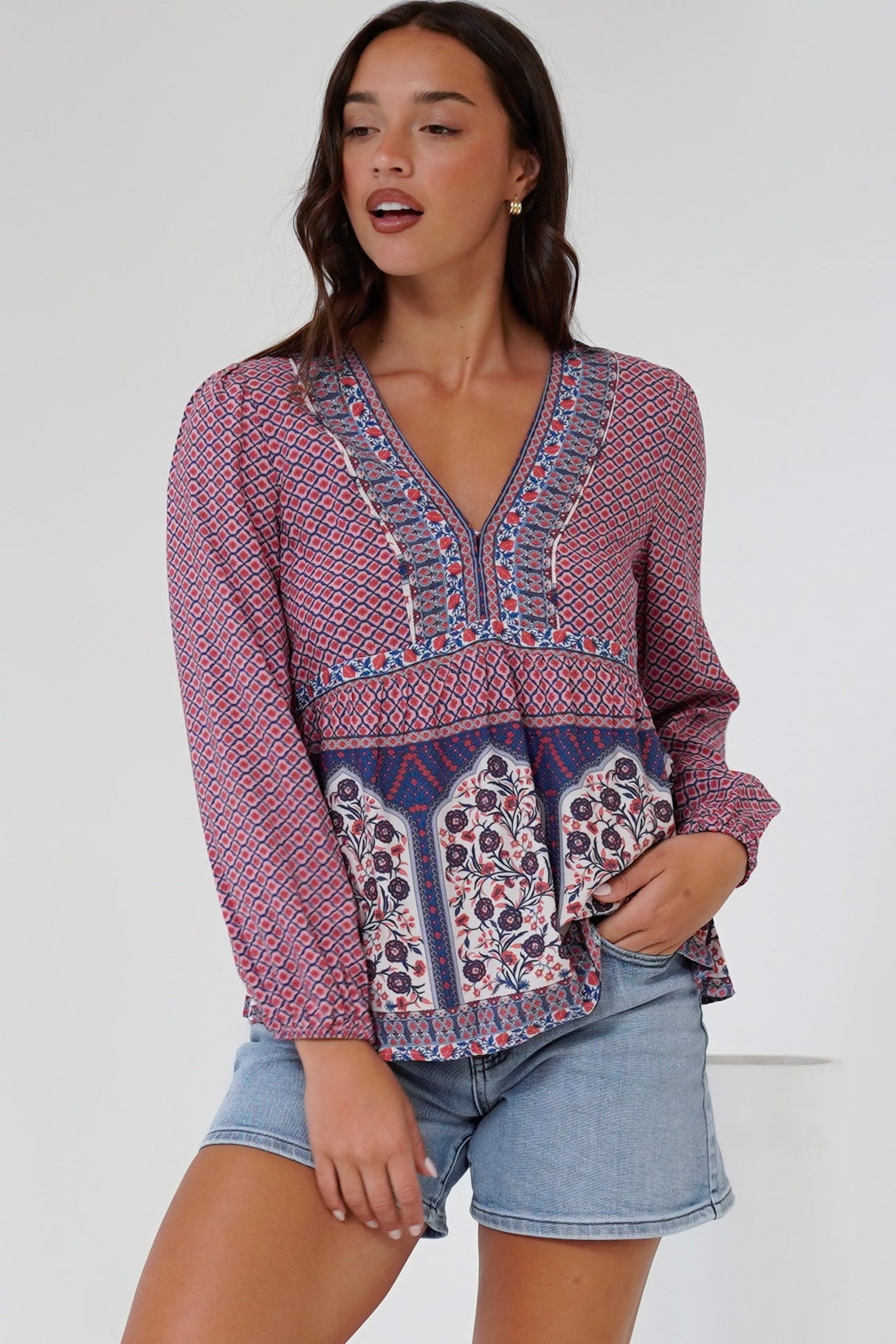 Sammi Top - V-Neck Pull Over with Long Sleeves in Leyton Print