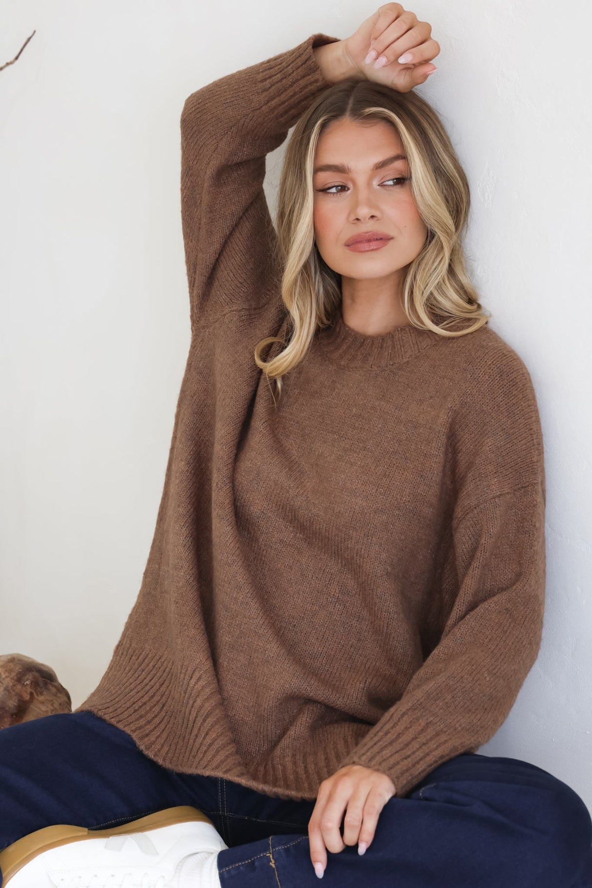 Sammy Jumper - Crew Neck Ribbed Shark Bite Hemline Jumper in Brown