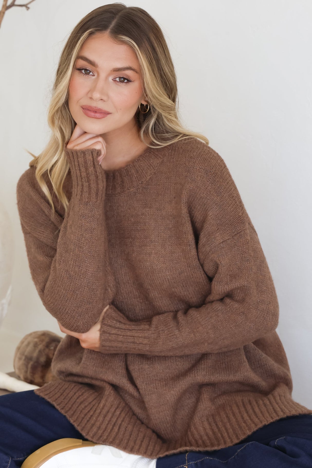 Sammy Jumper - Crew Neck Ribbed Shark Bite Hemline Jumper in Brown